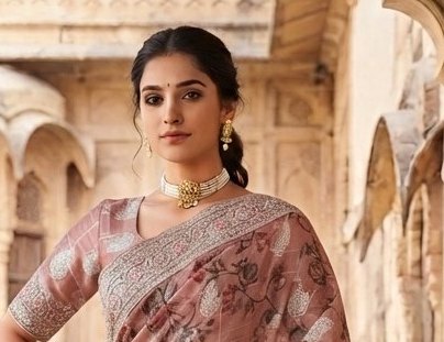 Rose Pink Floral Tissue Handwork Saree detail 4