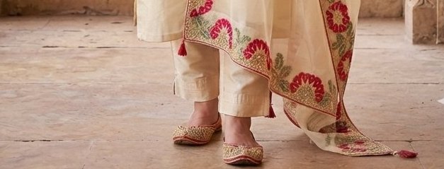 Elegant Off-White Gota-Patti Embroidered Suit Set detail 3