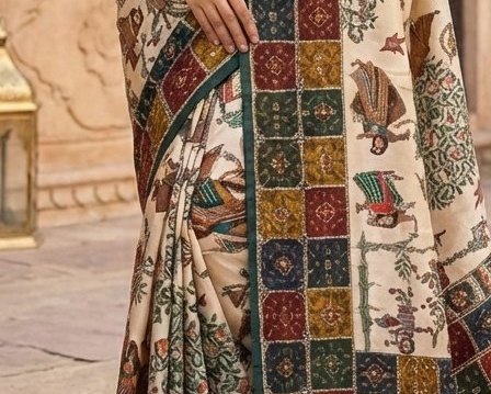 Aari Tori Work Saree detail 6