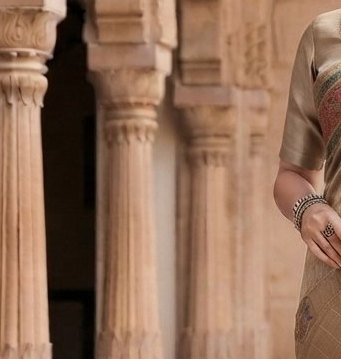 Off-White / Cream Traditional Banarasi Saree) detail 5