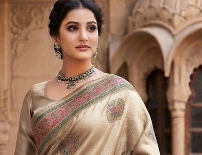 Off-White / Cream Traditional Banarasi Saree) detail 4