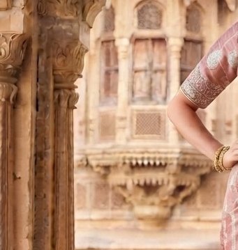Pink Tissue Bandhani Handwork Saree detail 5