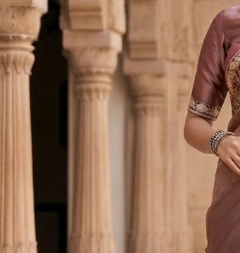 Dusty Mauve Floral Embroidered Organza Saree detail 5