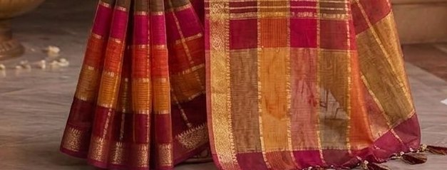 Maroon Orange Jari Checks Saree detail 3