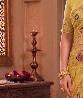 Lemon Yellow Sikhiya Saree detail 5