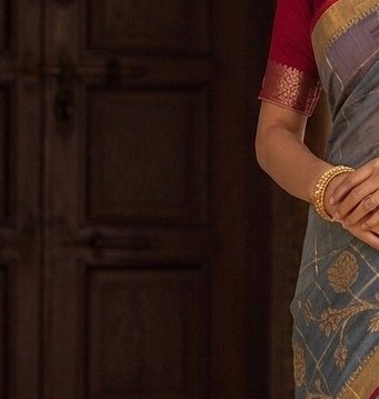 Grey Bloom Jari Saree detail 5