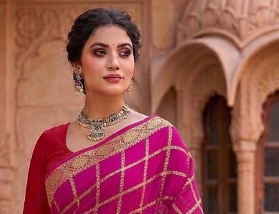 Magenta Checks Binni Saree detail 4