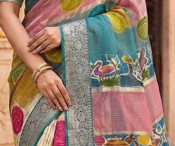 Swan Print Diamond Chiffon Saree detail 2