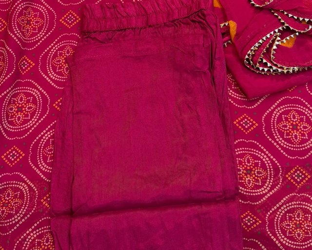 Rani Bandhani Suit Set detail 6
